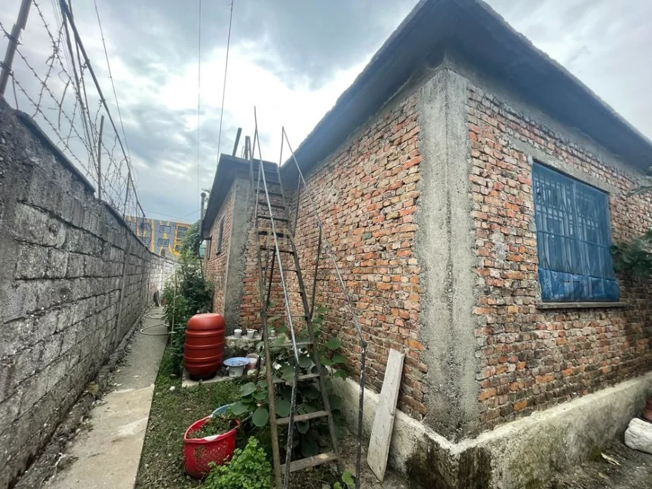 Shkoder, shitet shtepi 2+1 Kati 0, 387 m² 149.000 € (rus)