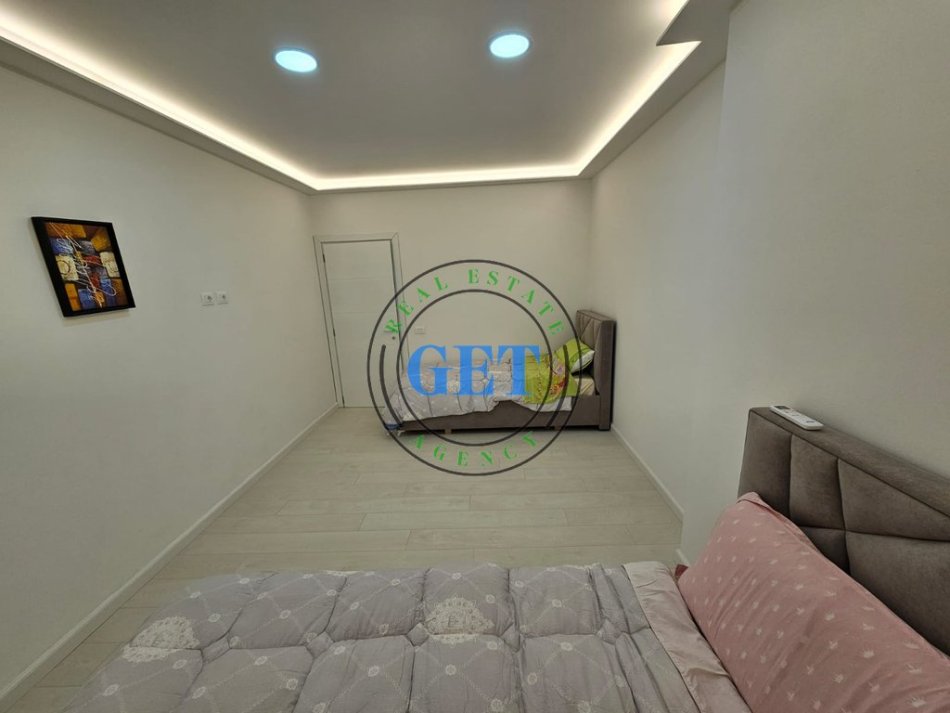 Durres, jepet me qera apartament 2+1 Kati 10, 100 m² 600 € (UKD, Durrës.)