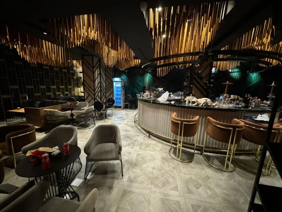 Tirane, shes bar-kafe Kati 0, 380 m² 60.000 € (DON BOSKO)