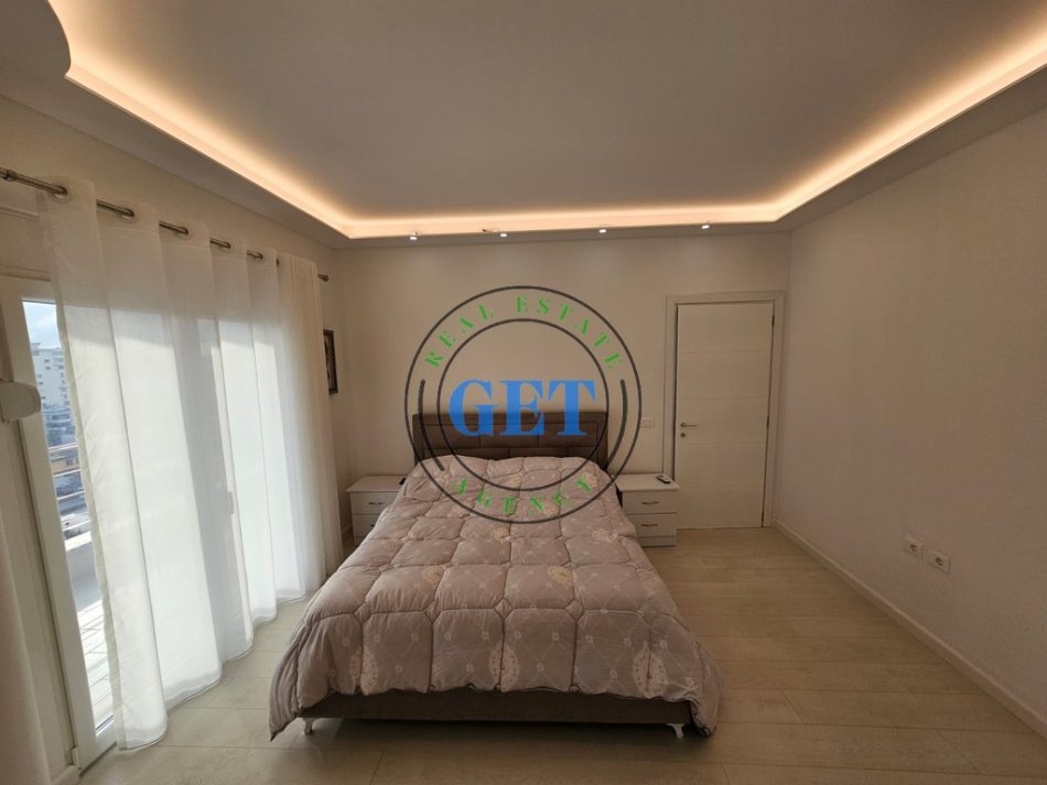 Durres, jepet me qera apartament 2+1 Kati 10, 100 m² 600 € (UKD, Durrës.)