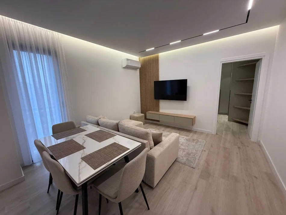 Tirane, jepet me qera apartament 1+1+Ballkon Kati 5, 700 € (Don Bosko)