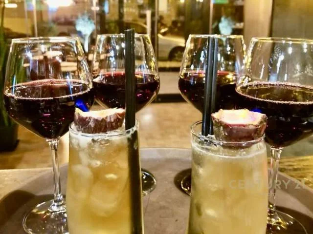 Tirane, shitet lokal Kati 0, 240 m² 420.000 Euro (pranë Vilave, Selitë, Selitë)