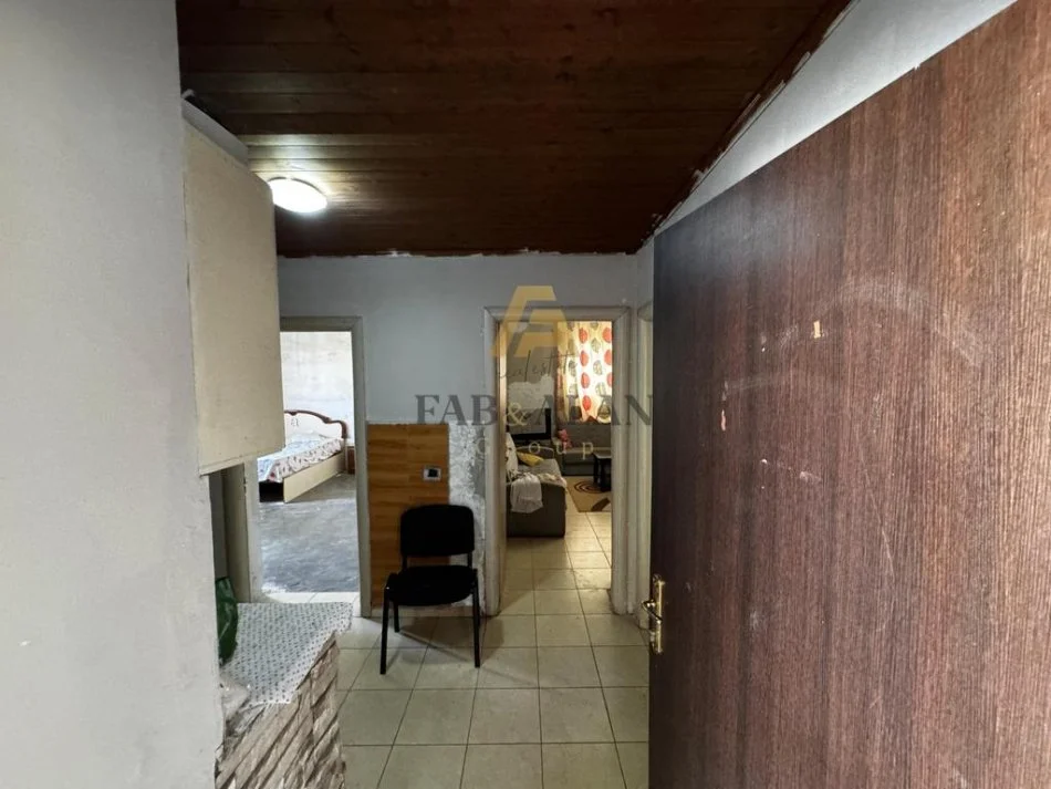 Tirane, shitet shtepi 1 Katshe , 90 m² 75.000 € (Yrshek)