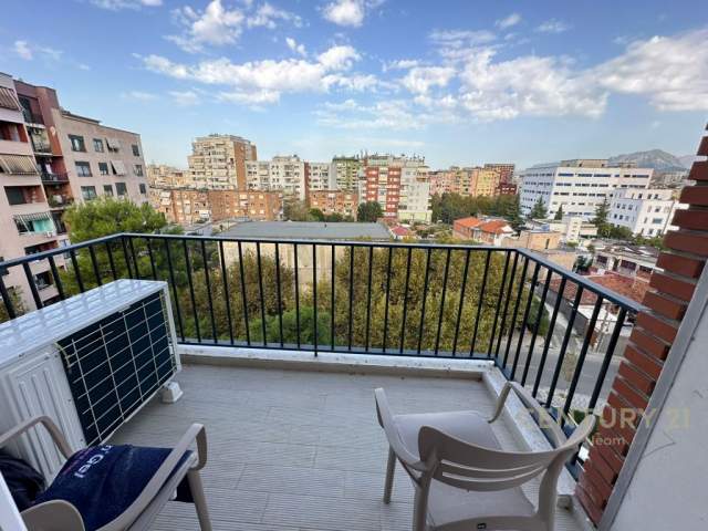 Tirane, jepet me qera apartament Kati 6, 95 m² 700 Euro (Ali Demi)