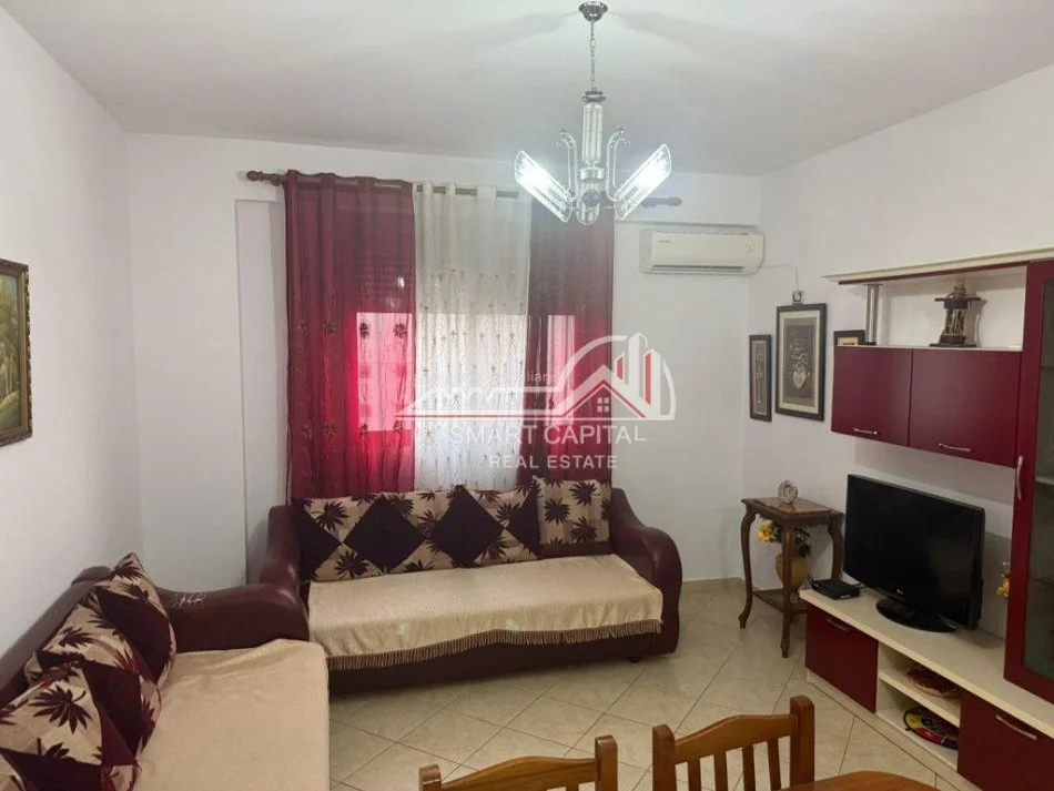 Vlore, jepet me qera apartament 1+1 Kati 4, 63 m² 350 € (Rruga Gjergj Arianiti Vlore!)