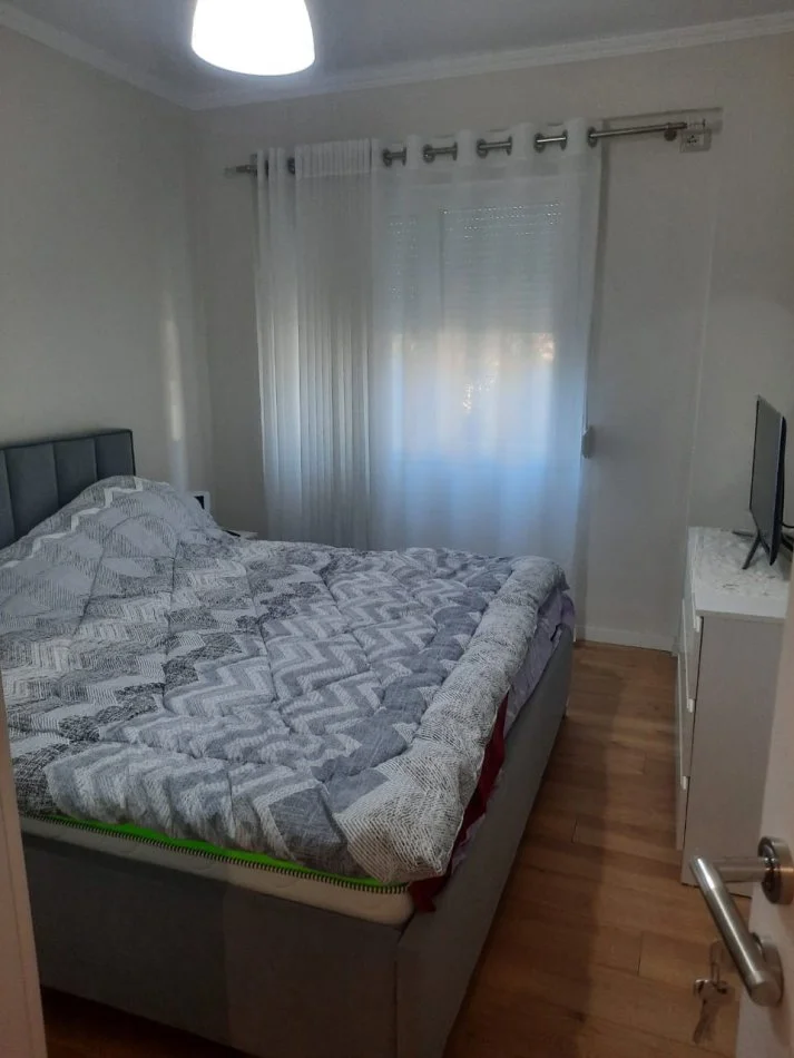 Tirane, jepet me qera apartament 2+1 Kati 1, 85 m² 500 € (Rruga sefer tujani)