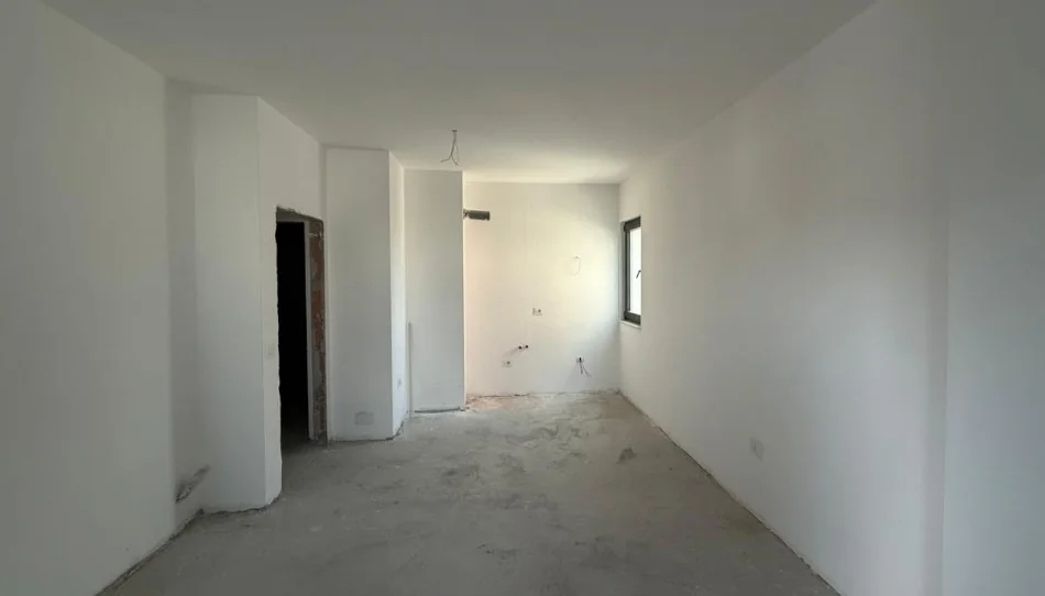 Tirane, shitet apartament 1+1+Ballkon Kati 3, 71 m² 180.000 € 