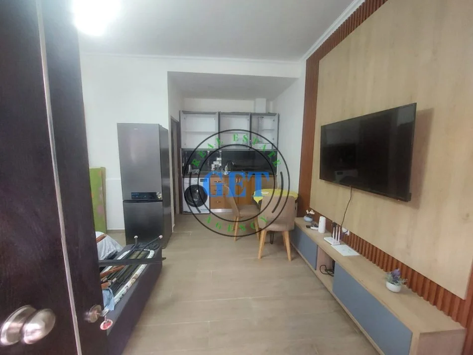 Durres, jepet me qera garsonier 1+1 Kati 0, 35 m² 350 € 