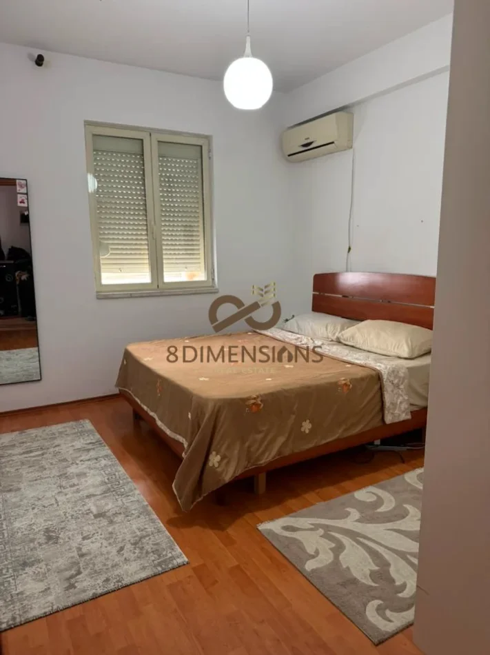 Jepet me qera Apartament 1+1 ne Kristal Center me siperfaqe 70 m2 (D8241A-199)