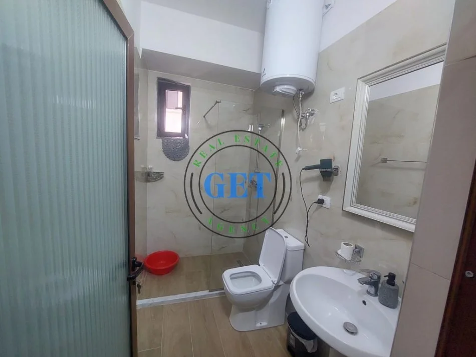 Durres, jepet me qera garsonier 1+1 Kati 0, 35 m² 350 € 