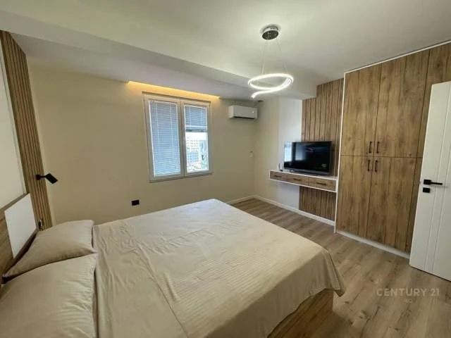 Tirane, shitet apartament 1+1 Kati 10, 65 m² 147.500 Euro (Pazari i Ri)