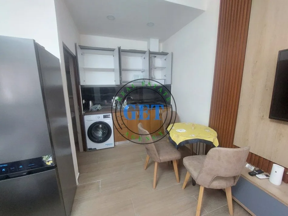 Durres, jepet me qera garsonier 1+1 Kati 0, 35 m² 350 € 