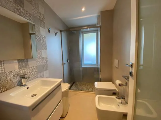 Tirane, jepet me qera apartament 2+1+BLK Kati 7, 98 m² 800 Euro (Rruga e Barikdave)