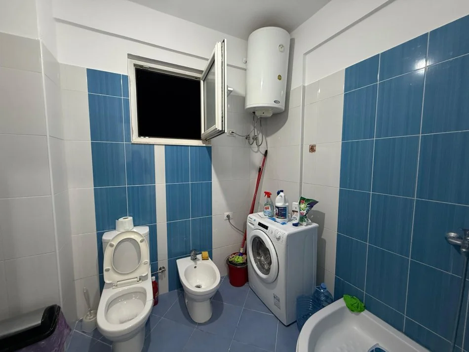 Tirane, jepet me qera apartament 2+1 Kati 3, 92 m² 700 € (Kompleksi fz)