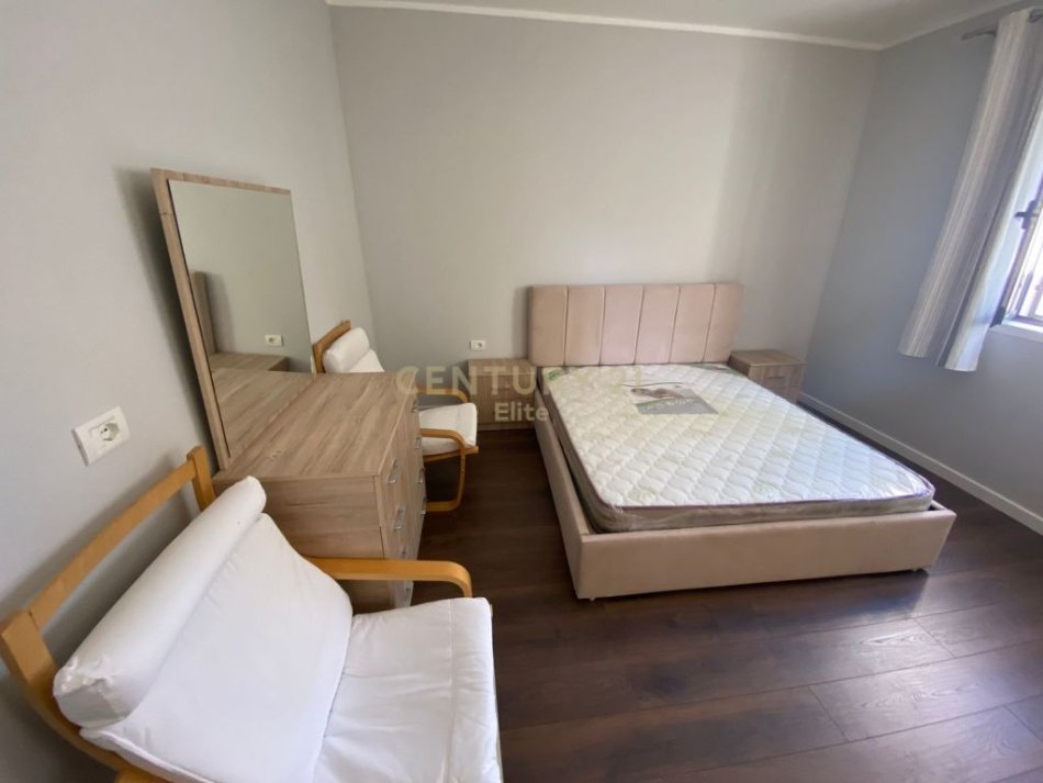 Tirane, jepet me qera shtepi 1 Katshe Kati 1, 70 m² 570 € (myslym shyri)