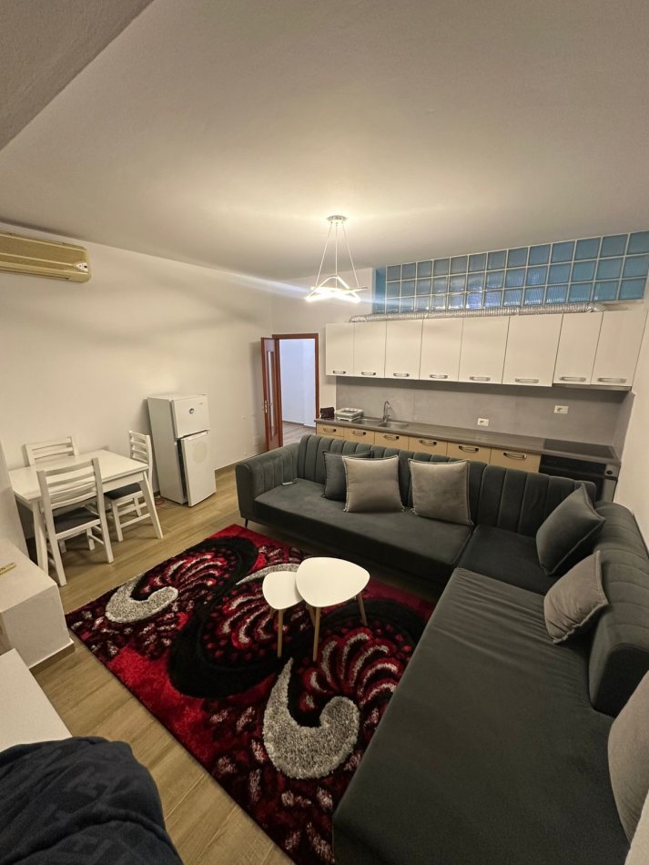 Tirane, jepet me qera apartament 2+1 Kati 6, 79 m² 550 € (Rruga don bosko)