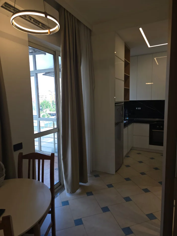 Tirane, jepet me qera garsonier Studio Kati 3, 2 m² 400 € (Astir)