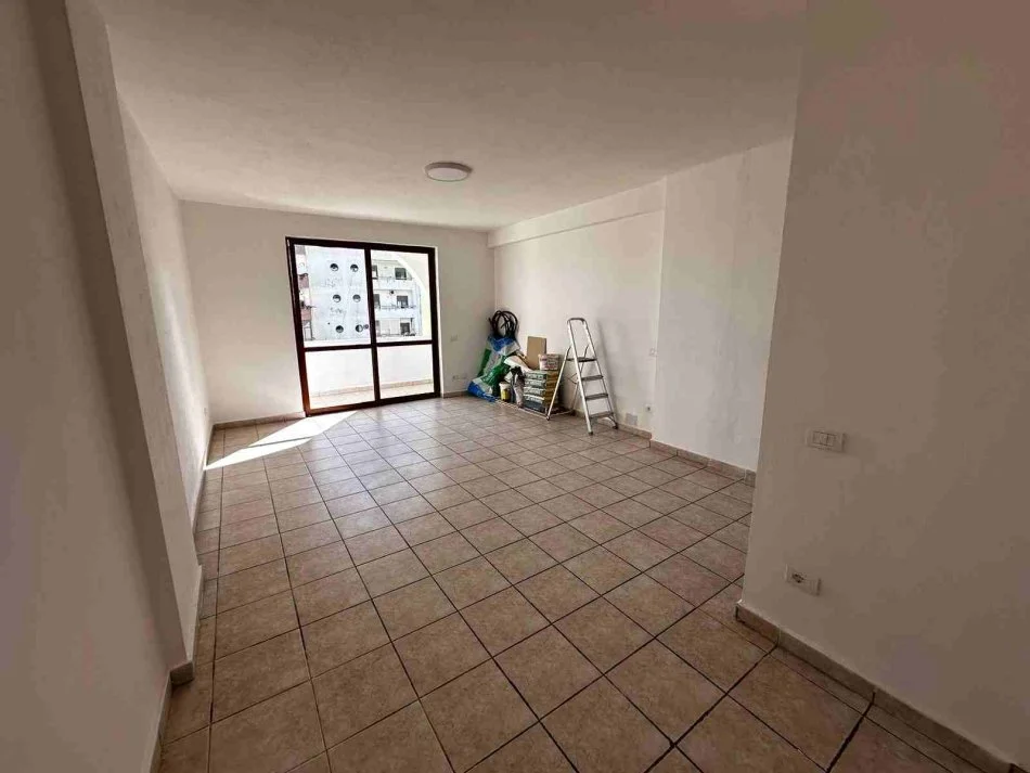 Durres, shitet garsonier 1+1 Kati 5, 50 m² 53.000 € (Durres Plazh)