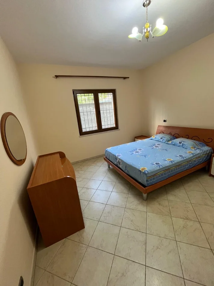 Tirane, jepet me qera apartament 2+1+parkim Kati 2, 100 m² 450 € (Kodra e Priftit)