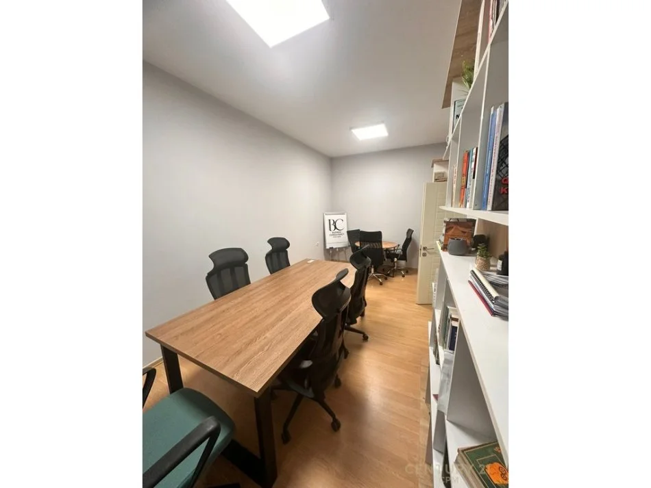 Tirane, jepet me qera apartament 1+1 Kati 1, 50 m² 500 € (Pallatet Agimi)