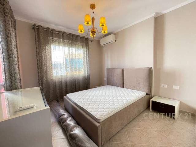Tirane, jepet me qera apartament Kati 1, 145 m² 1.000 Euro (Liqeni i Thatë)