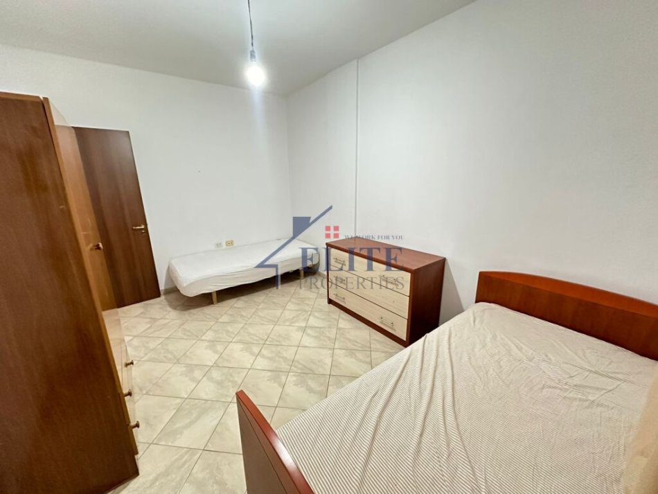 Tirane, jepet me qera apartament 2+1+Ballkon Kati 5, 100 m² 540 € (Eleonora Selite)