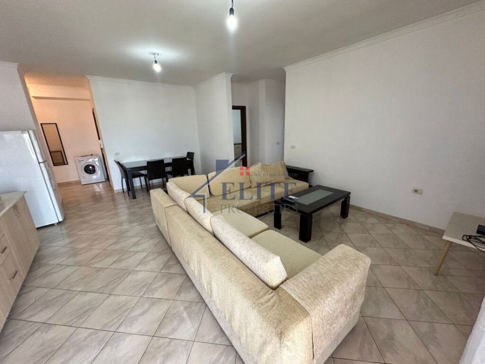 Tirane, jepet me qera apartament 2+1+Ballkon Kati 5, 100 m² 540 € (Eleonora Selite)