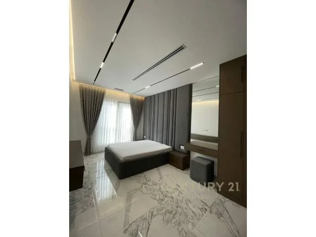 Tirane, jepet me qera apartament 2+1+BLK Kati 6, 110 m² 1.300 Euro (Komuna e Parisit)