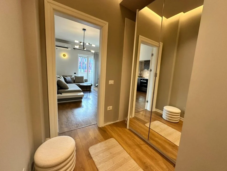 Tirane, jepet me qera apartament Kati 3, 120m² 2.000 €