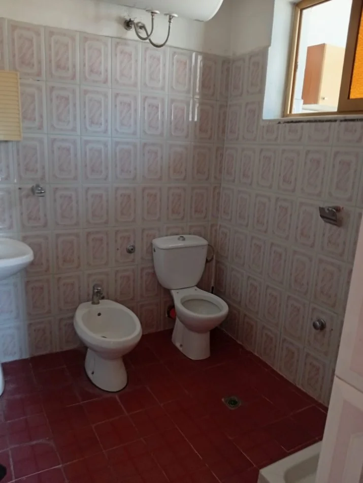 Tirane, jepet me qera apartament 3+1+Ballkon Kati 2, 125 m² 560 € (Rruga "Bardhyl")