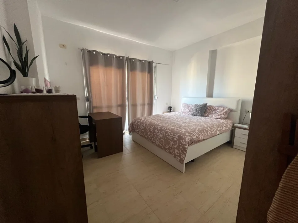 Vlore, shitet apartament 2+1+Ballkon Kati 7, 108 m² 199.000 € (Lungomare, pranë Shkollës së Marinës)