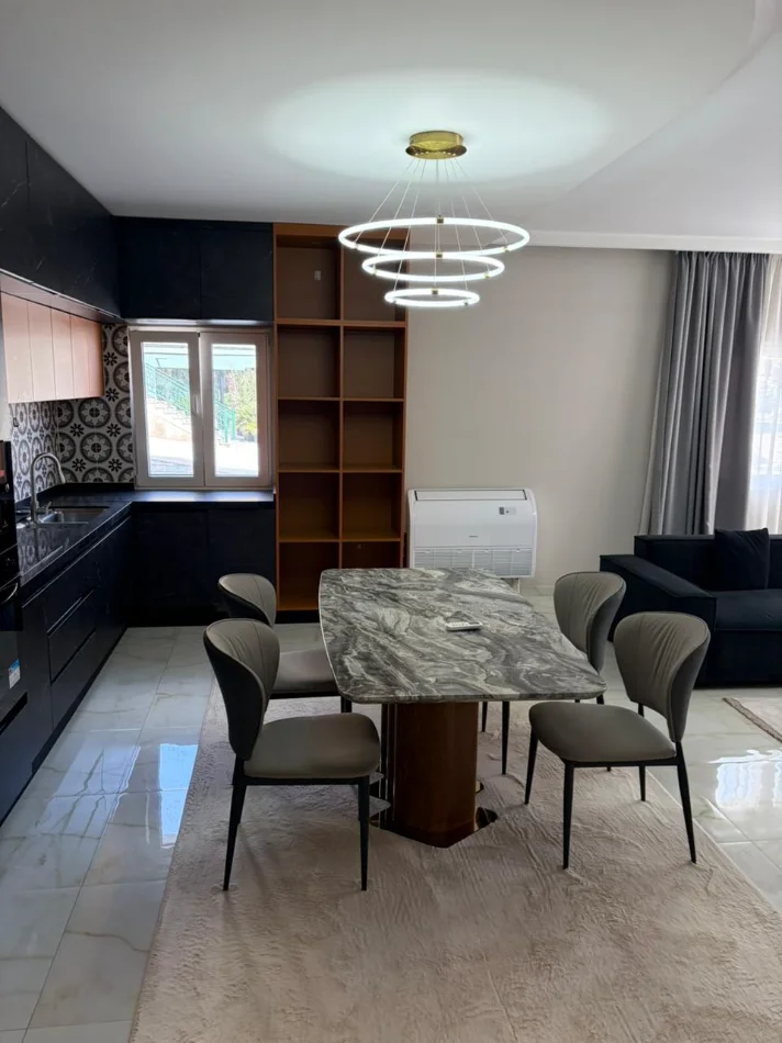 Tirane, jepet me qera apartament 2+1 Kati 2, 1.000 € (farke)