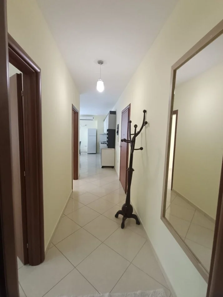 Vlore, jap me qera apartament 2+1+Ballkon Kati 4, 98 m² 350 € (Vlore)