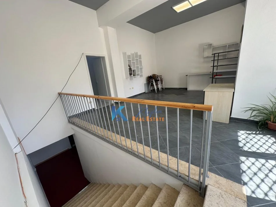 Tirane, shitet ambjent biznesi Kati 0, 390 m² 350.000 € (prane SHKOLLES SE KUQE)