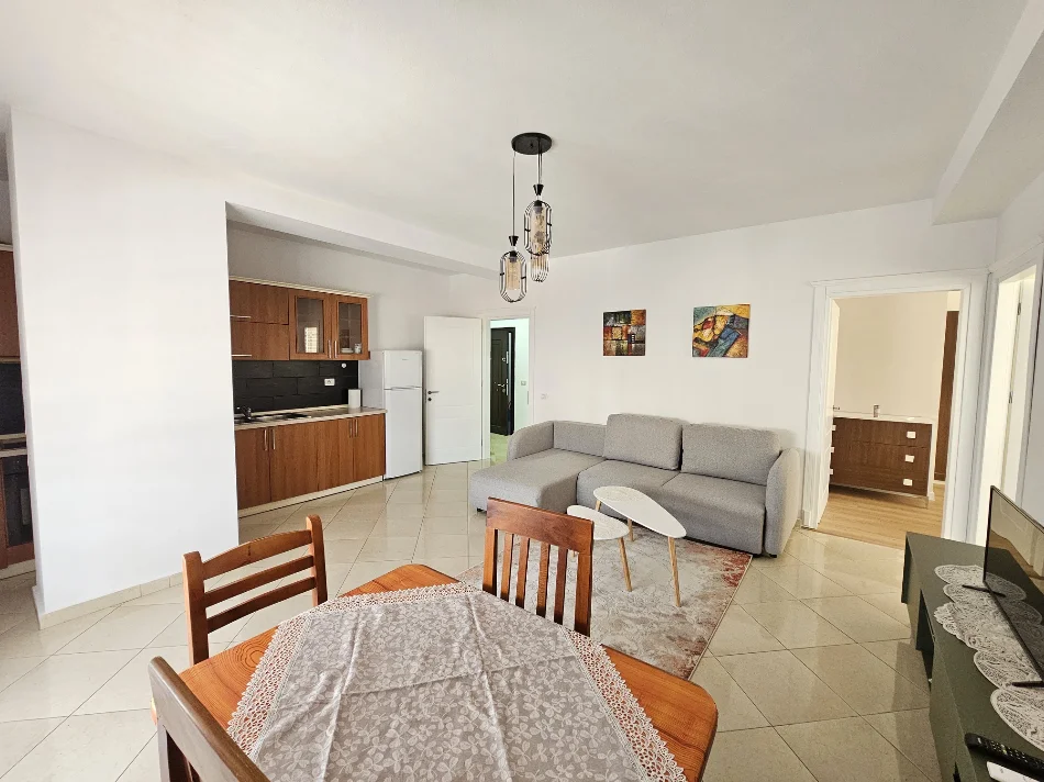Tirane, jepet me qera apartament 2+1+Ballkon Kati 2, 90 m² 720 € (Rruga haxhi hysen dalliu)