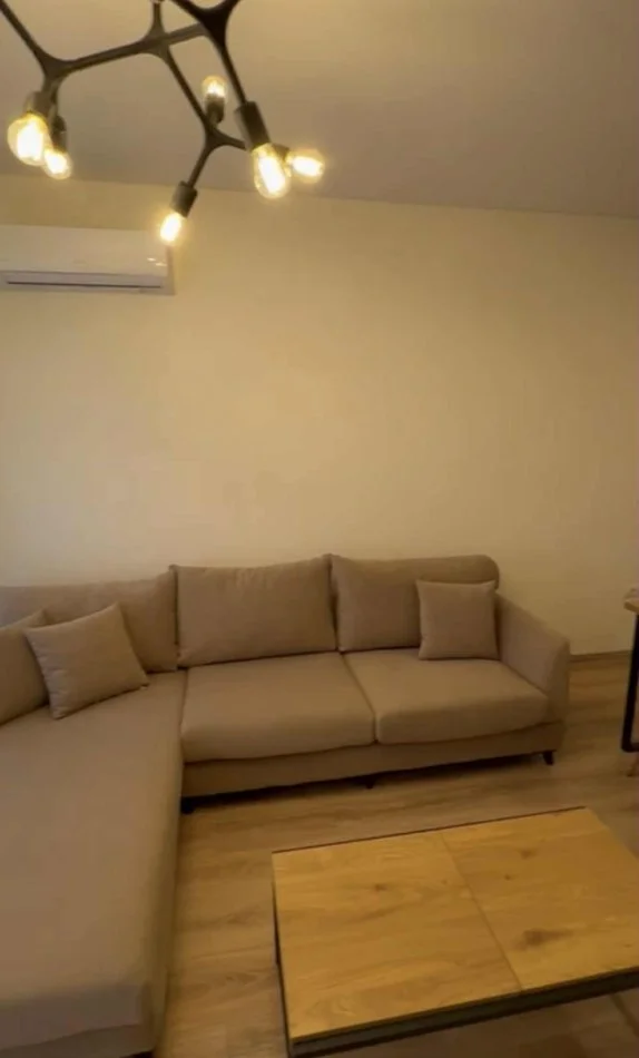 Tirane, jepet me qera apartament 1+1+Ballkon Kati 6, 70 m² 570 € (KOMPLEKSI FIOIR DI BOSKO)