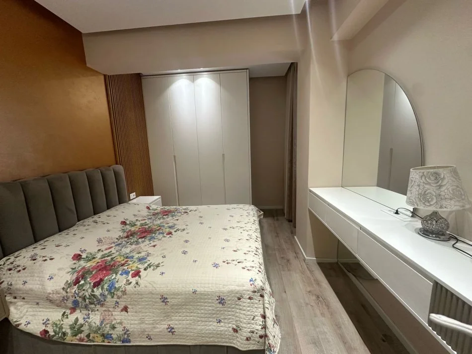 Tirane, jepet me qera apartament 2+1 Kati 7, 90 m² 800 € (Rruga e Kavajes perballe Delijorgjit)