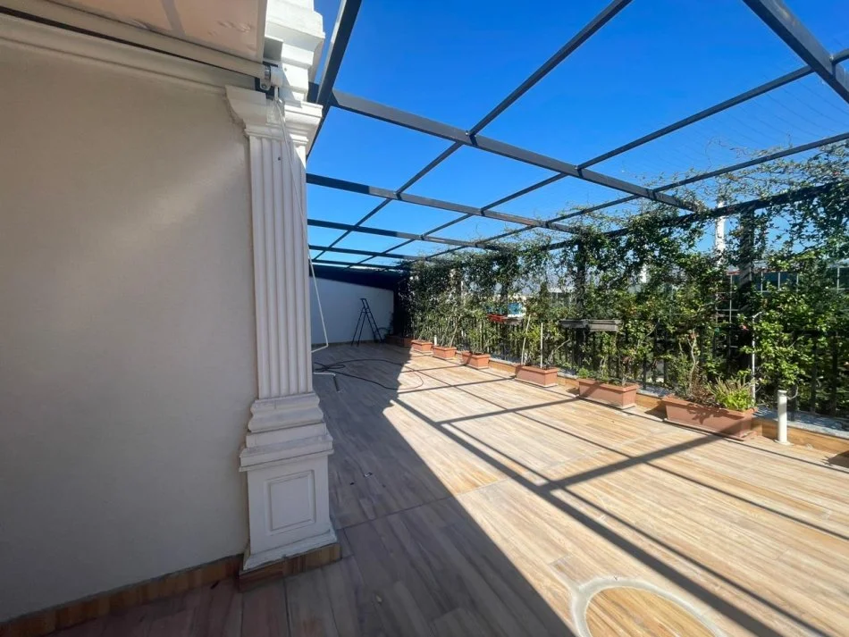 Tirane, shitet 2+1+Ballkon Kati 1, 100 m² 270.000 € 