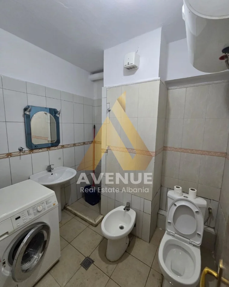 Tirane, jepet me qera apartament 1+1+Ballkon Kati 2, 65 m² 470 € (Rruga e Elbasanit)