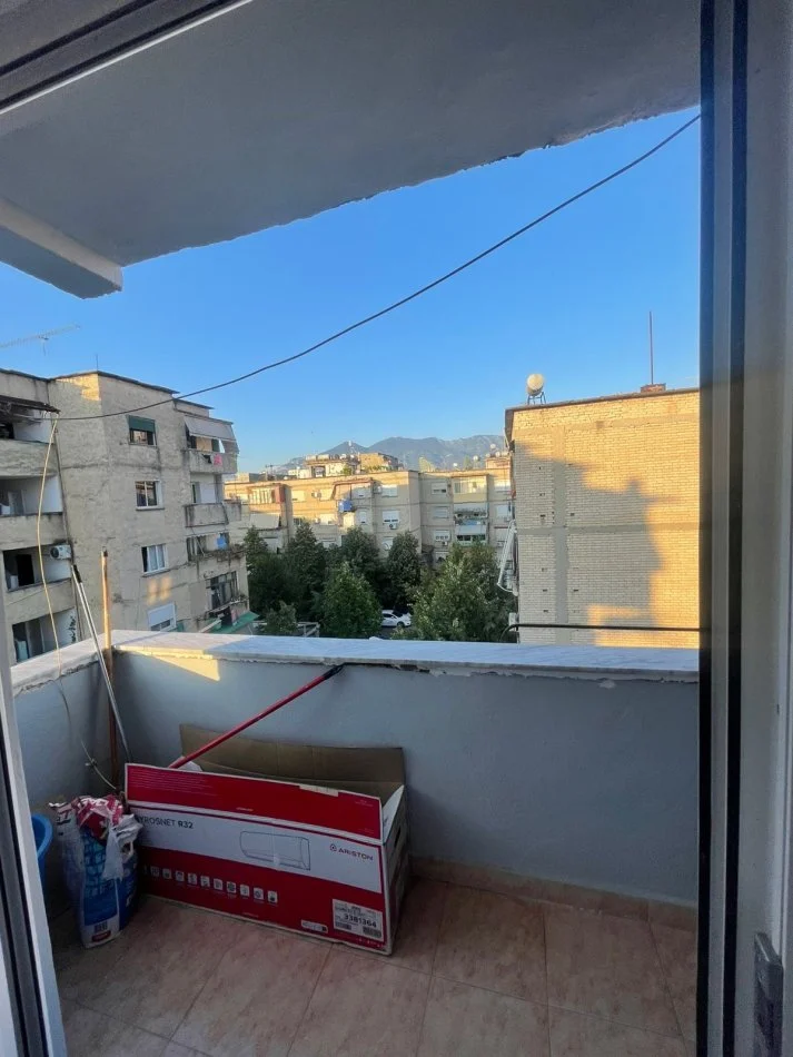 Tirane, jepet me qera apartament 2+1+Ballkon Kati 5, 90 m² 500 € (Selite prane Mullirit te Vjeter)