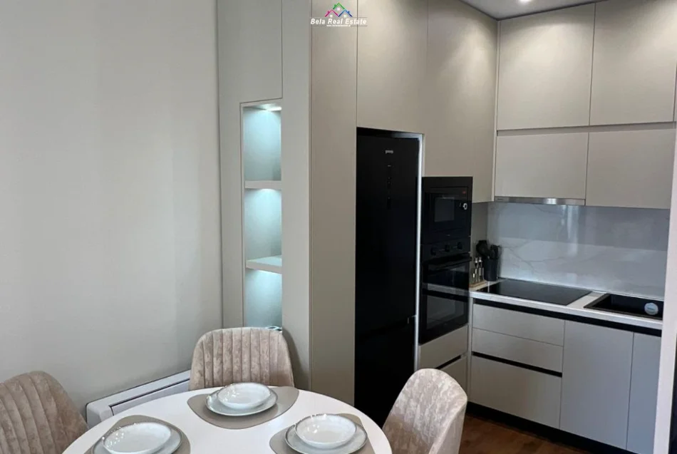 Tirane, jepet me qera apartament 1+1 Kati 7, 68 m² 620 € (Rruga e Barrikadave)