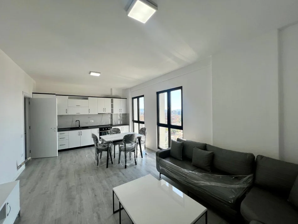 Tirane, jepet me qera 1+1 Kati 10, 75 m² 500 € (rruga e dibres)