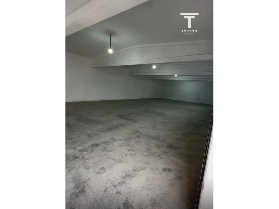 Tirane, jepet me qera magazine Kati 0, 440 m² 1.200 € (Rruga e Arbrit, Tufinë, Tiranë, TT 1910)