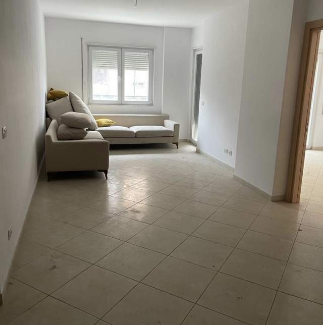 Tirane, shitet apartament 1+1+A+BLK Kati 2, 86 m² e mundshme te behet 2+1,75.000 Euro (Rruga Dajtit.Prane restorant Freskut)