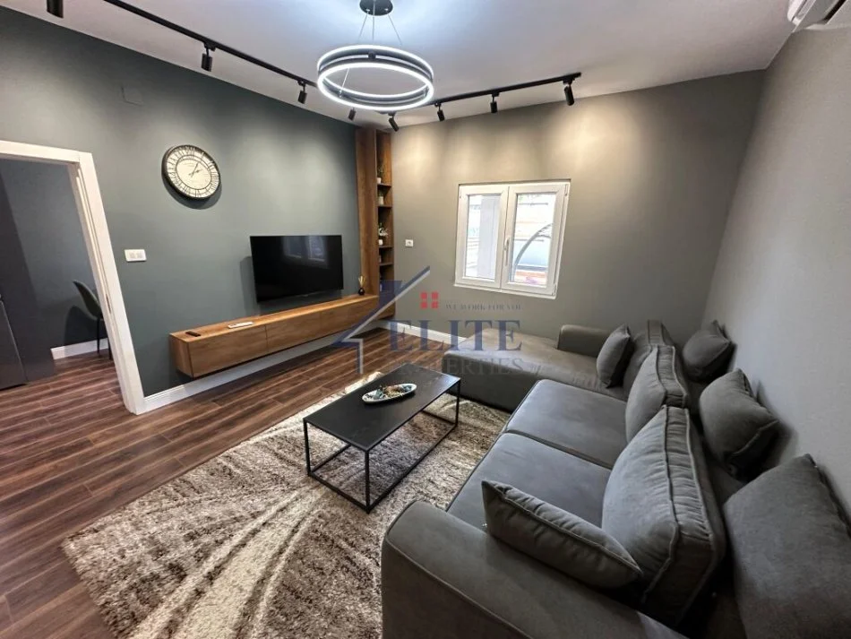 Tirane, jepet me qera shtepi 1+1+Aneks Kati 0, 70 m² 550 € (Don Bosko)