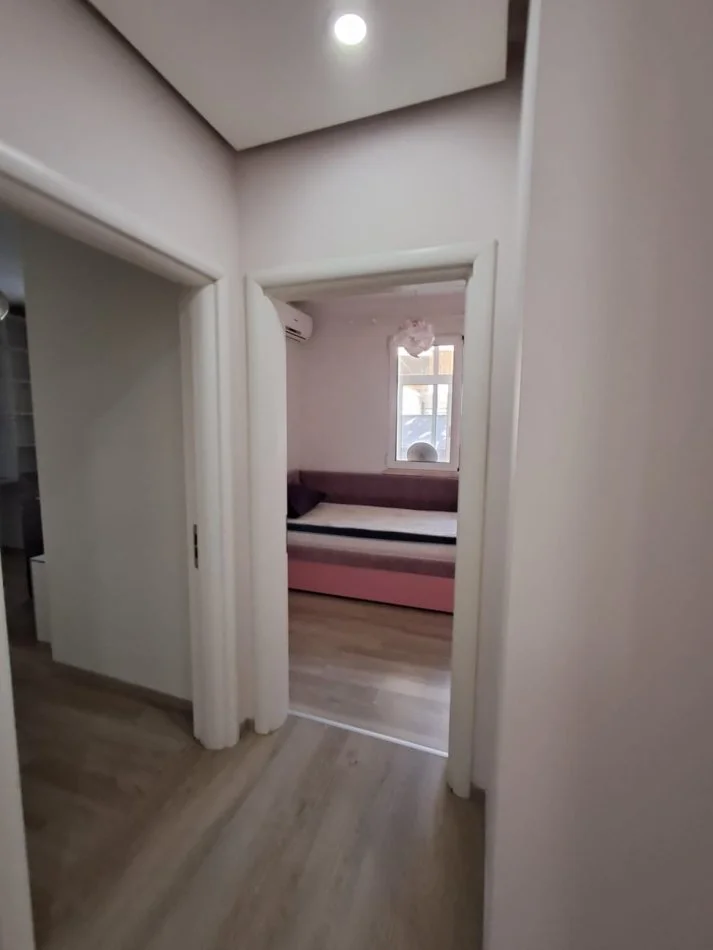 Tirane, jepet me qera apartament 3+1+Aneks+Ballkon , 120 m² 1.600 € (Bllok)