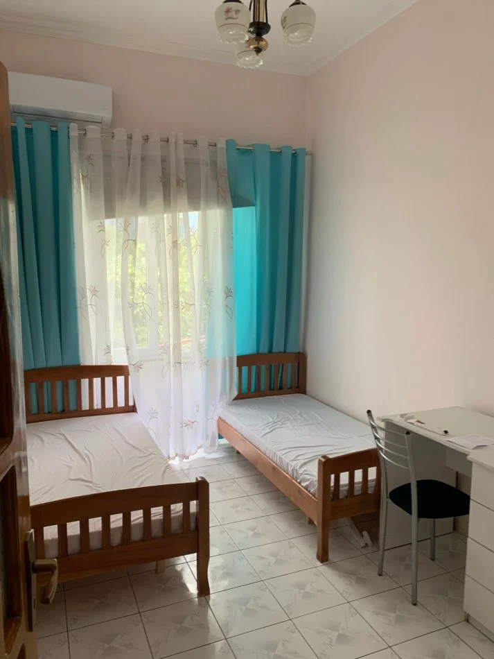 Tirane, jepet me qera apartament 2+1 Kati 3, 80 m² 550 € 