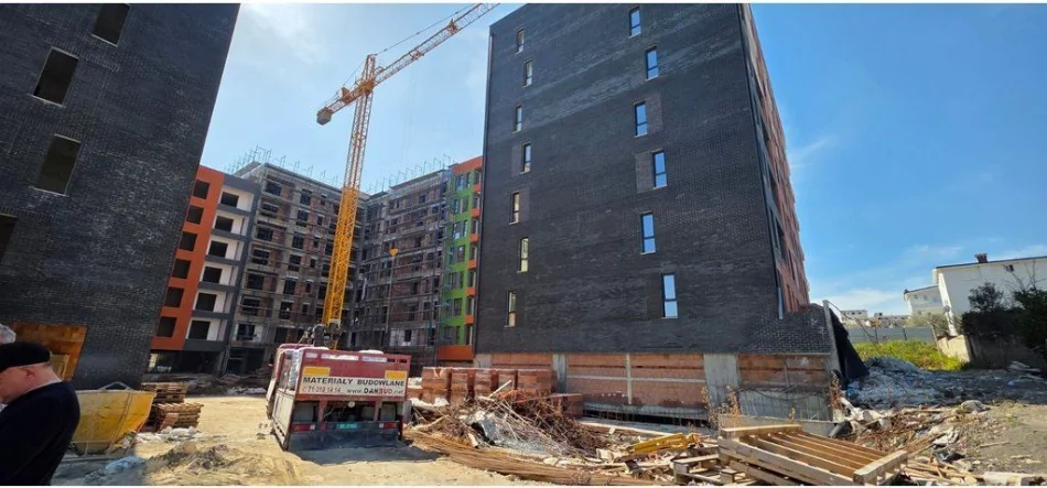 Tirane, shitet apartament 2+1 Kati 4, 110 m² 115.900 € (Paskuqan)