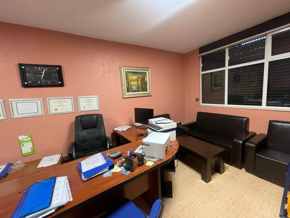 Tirane, shitet shtepi Kati 3, 247 m² 400.000 € (Qender)