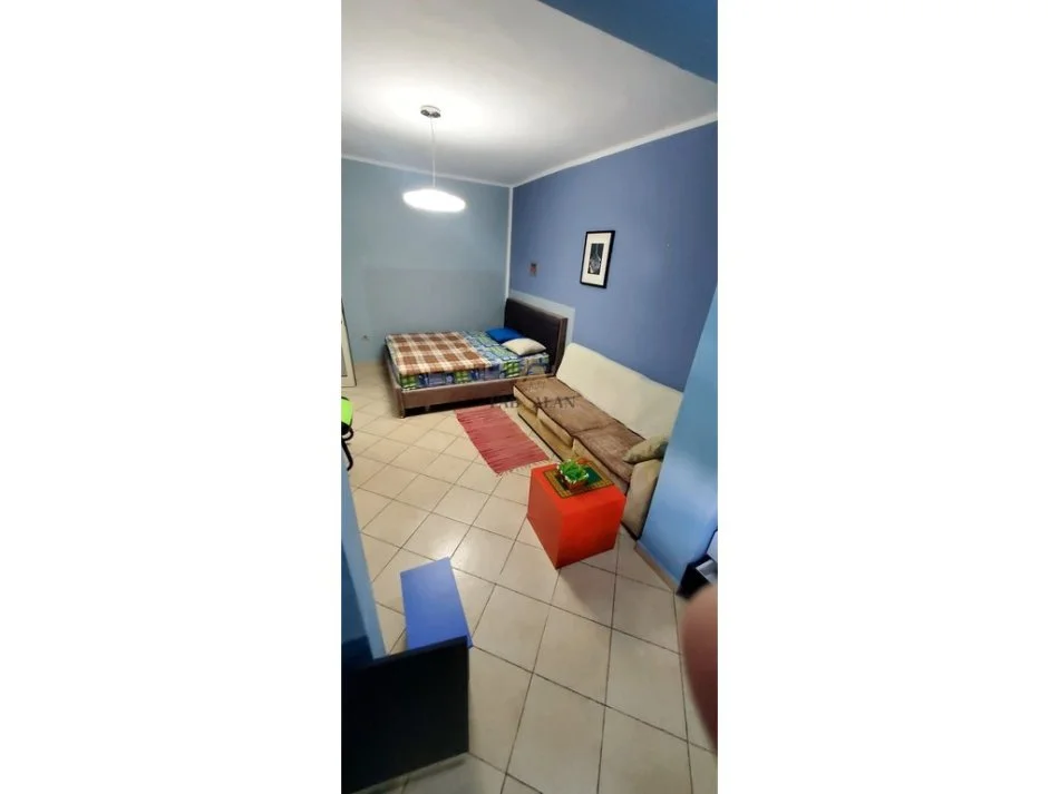 Tirane, jepet me qera apartament 2+1 Kati 2, 530 € (Rruga Bardhyl)